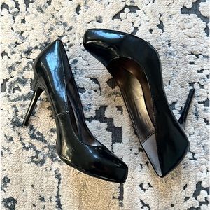 Carlos by Carlos Santana Stiletto High Heel Shoes w/ Patent Finish Black SIZE 10